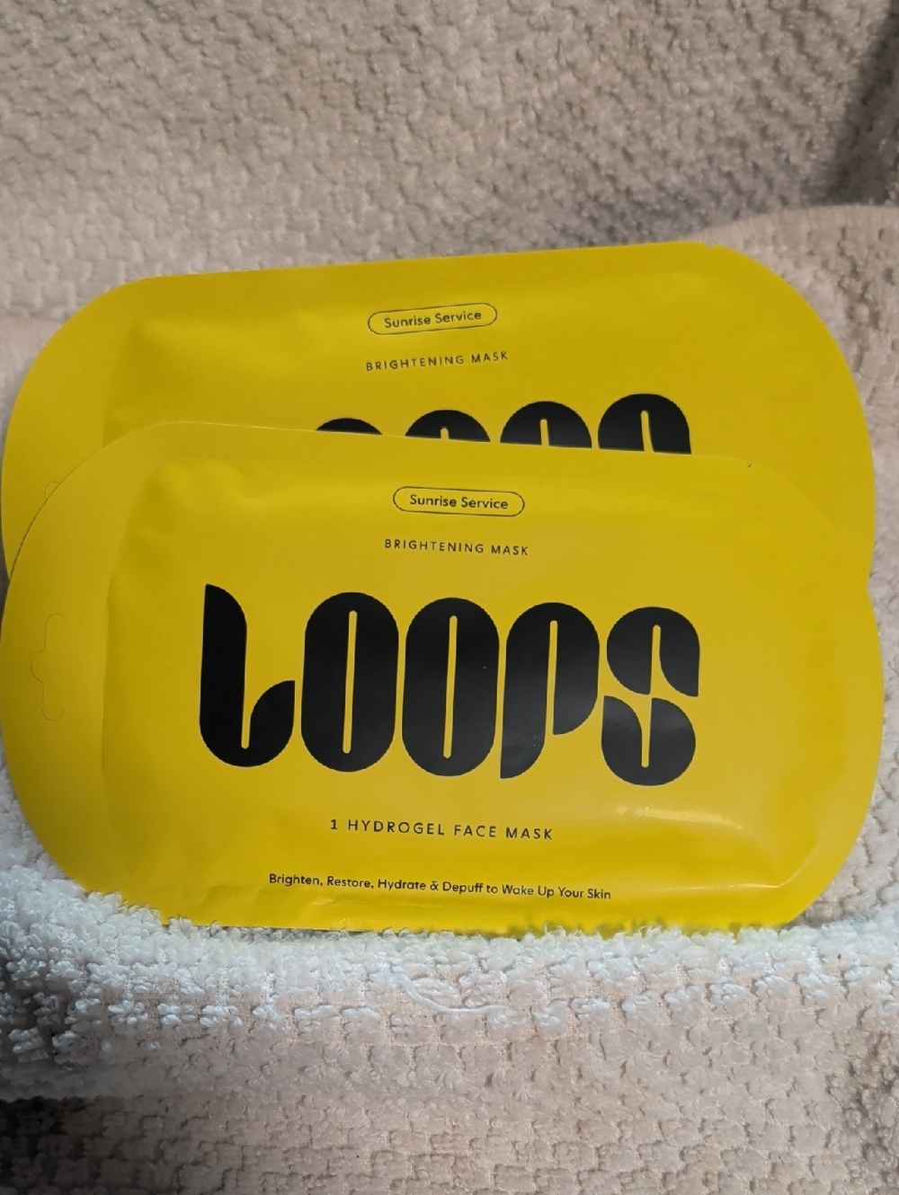 Loops Brightening Hydrogel Face Mask (2)